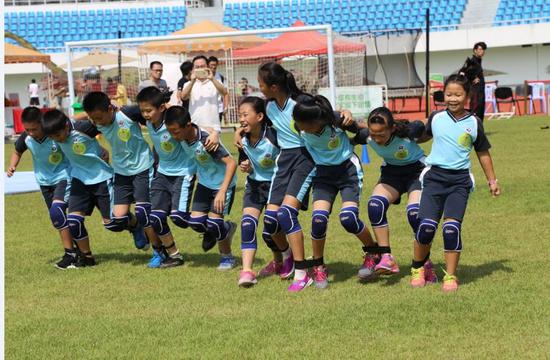 百名学子乐玩海沧区小学生趣味运动会