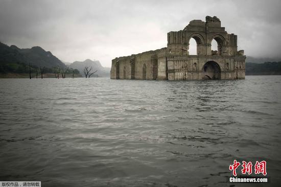 墨西哥干旱致400年教堂遗迹重出江湖