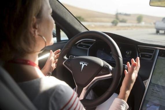 特斯拉升级自动驾驶系统 配超声波传感器