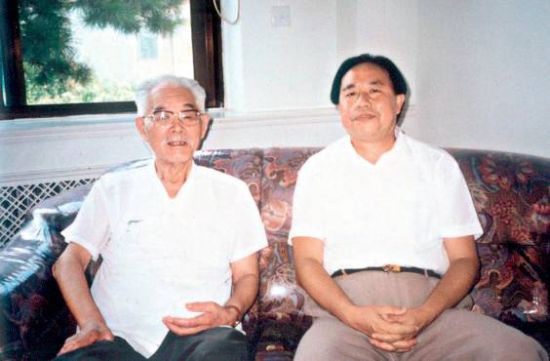 牟与哲学家张岱年在一起