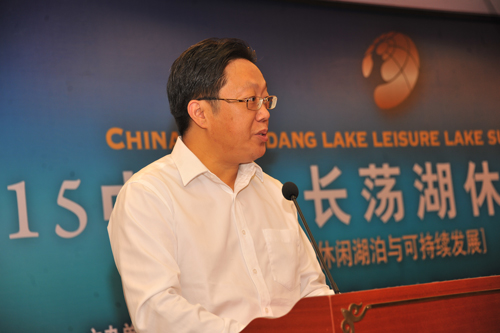 金坛区人民政府副区长刘明江在峰会上致欢迎辞