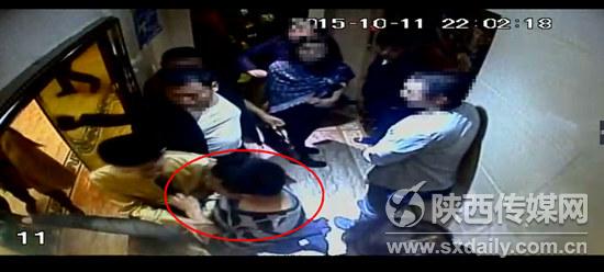 榆林醉酒男伸“咸豬手