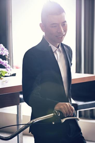 拳王"出击"时尚圈:卡宾先生颠覆流行一击即中!