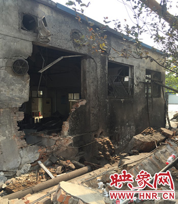 发生爆炸后的学校食堂，为了便于救援，墙面被拆除。