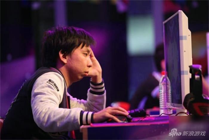 游戏直播:色情服务屡禁不止 主播身价泡沫化严