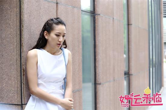 曾泳醍 饰演 万灵