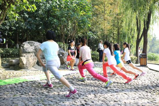 最有营养的跑团NCR 要运动更要健康_跑步频