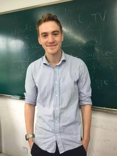 浙传最帅外教红爆校园 喜欢中国的美食和杭州