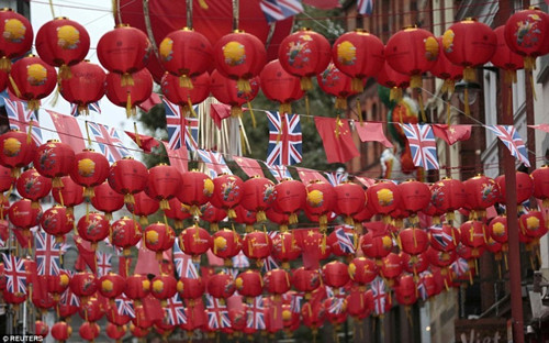 习近平抵达伦敦开始对英国进行国事访问