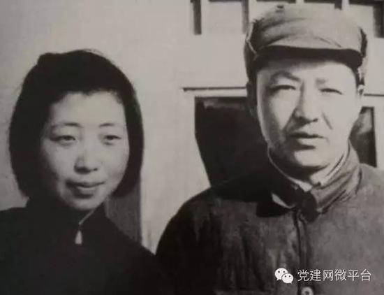 齐心(左)与习仲勋