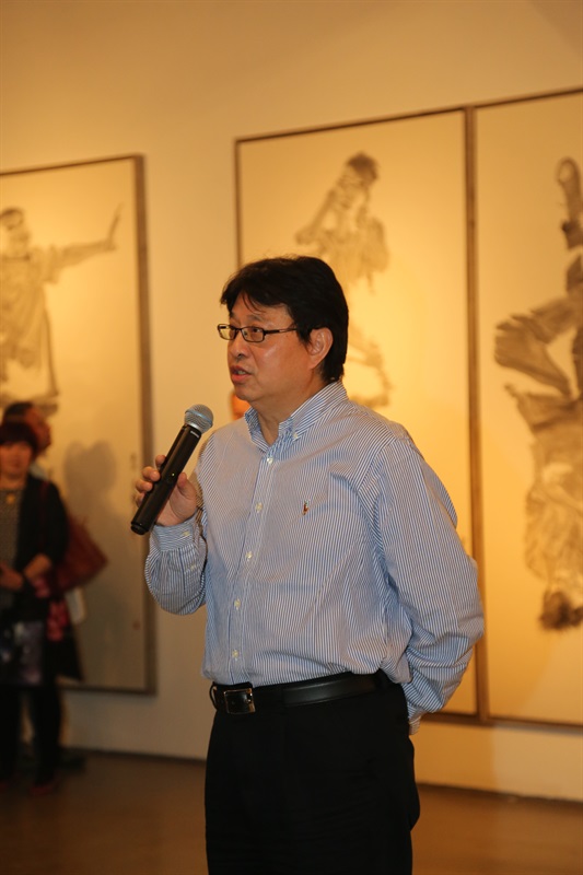 南京艺术学院院长，江苏省美术家协会副主席，刘伟冬教授致开幕辞