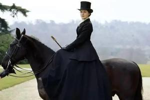 看英剧学马术:《唐顿庄园》中优雅的骑姿你羡