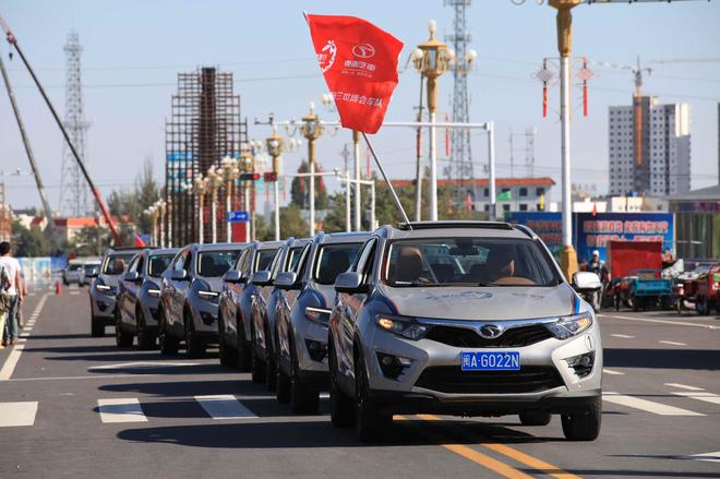 东南DX7月销量望破万 牵手宾法扬名米兰