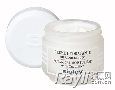 佟丽娅晒甜蜜三口照 孕妇保养走起照样美成仙