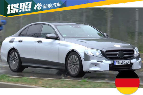 习大大参观曼城俱乐部 既要看球也要看车