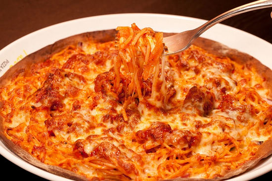 站点披萨15周年 推出新品意面披萨|站点|披萨|意