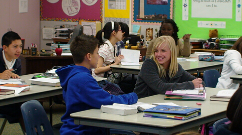 美教育部裁定伊州美国高中可跨性别混浴引热议