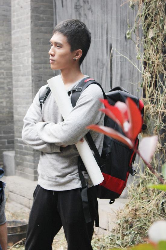 翟子陌现身片场