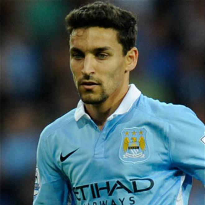 习大大参观曼城俱乐部 既要看球也要看车