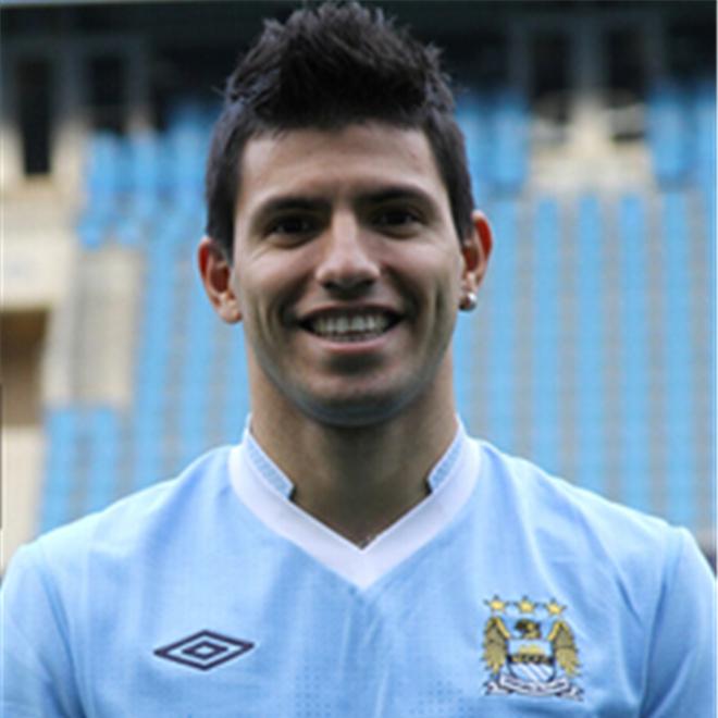 习大大参观曼城俱乐部 既要看球也要看车