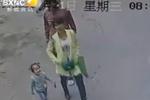 女子送女兒上幼兒園遭陌生男當(dāng)街搶娃
