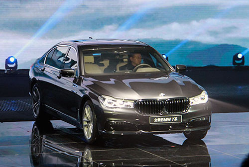 前任007为何现身BMW全新7系上市发布会?