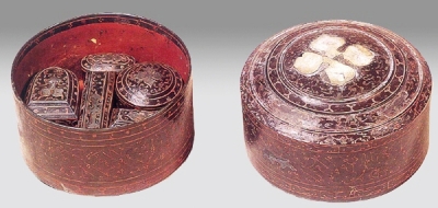 西汉彩绘贴银箔云兽纹漆七子奁 (扬州博物馆藏)