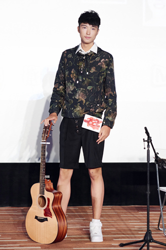 一年级·大学季》左溢深情演唱原创歌曲|左溢|一年级|旁听生_新浪娱乐_新浪网