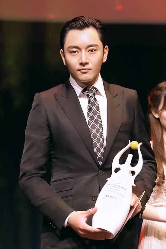摘要:昨晚第二届"中澳国际电影节"于布里斯班举行颁奖典礼,演员李东学