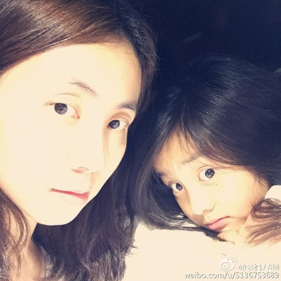 孙莉和多多温馨自拍