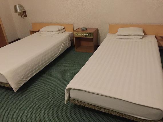 接受主体思想教育 神秘国度朝鲜三日游_成都汽