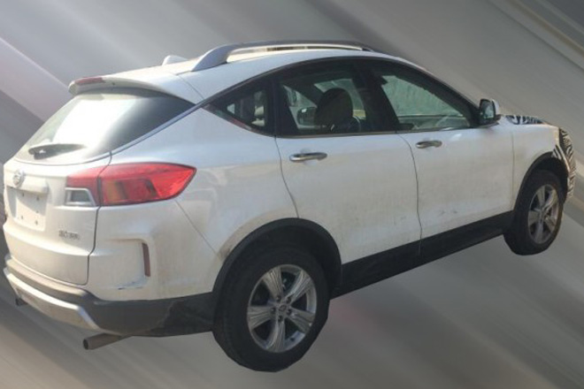 采用新前脸造型 新款奔腾X80谍照曝光