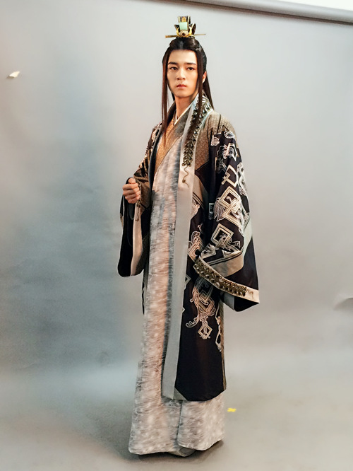 大仙衙门》开拍文卓演绎男版蛇精|大仙衙门|文卓|蛇精_新浪娱乐_新浪网