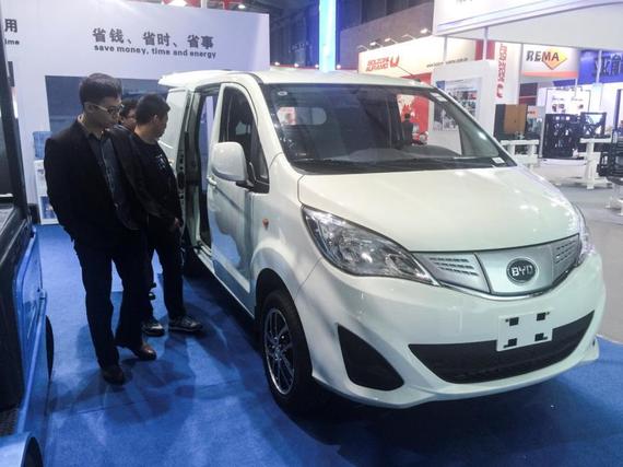 比亚迪汽车亮相上海 亚洲国际物流展 _沈阳汽