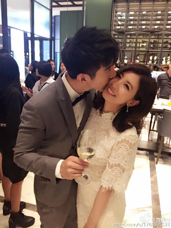 贾静雯、修杰楷女儿双满月派对合照