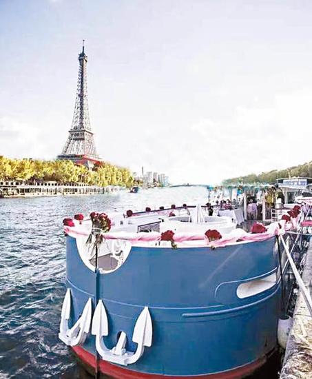 陈晓包下观光船，在巴黎铁塔前向陈研希求婚