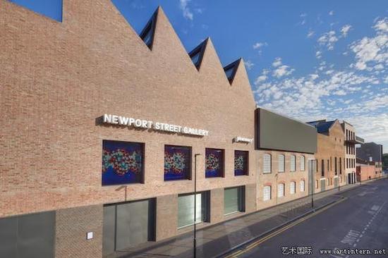 赫斯特在伦敦的新港街画廊于10月初开幕