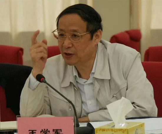 ▲王学军1952年12月出生,河北南皮人,当选中央委员时,时任国务院副秘书长、国家信访局局长,之后他调往安徽,现任安徽省委书记,省人大常委会主任。