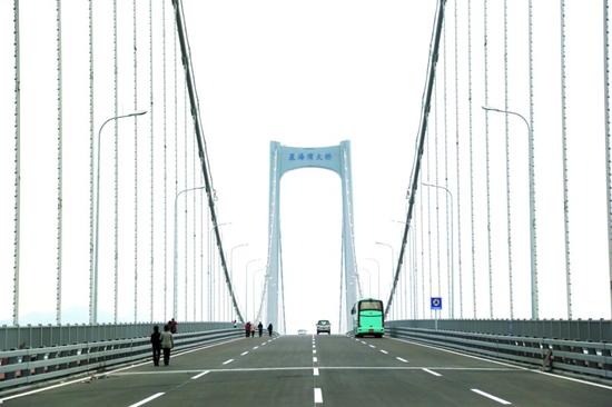 半岛晨报、海力网摄影记者孙振芳