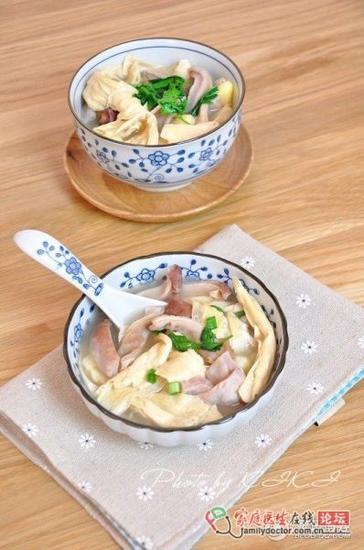 健脾开胃腐竹白果炖猪肚