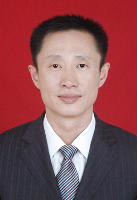赵世明，男，46岁，中共党员，原宝鸡市陈仓区阳平镇党委书记。