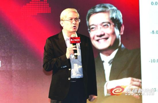 郎咸平无锡谈投资理财 股市在2850点到3500点