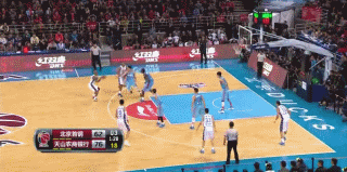 动图-马布里连中三分迫近分差 陈露为孙悦加油_cba_新浪竞技风暴_新浪