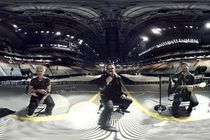 ƻ������VR�ĵ�һ������U2�ֶ����˸�MV