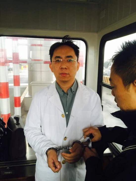徐翔在宁波杭州湾跨海大桥附近被抓现场。