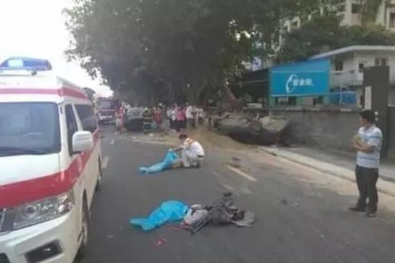 1条微信2对母子丧生 开车这个动作太危险