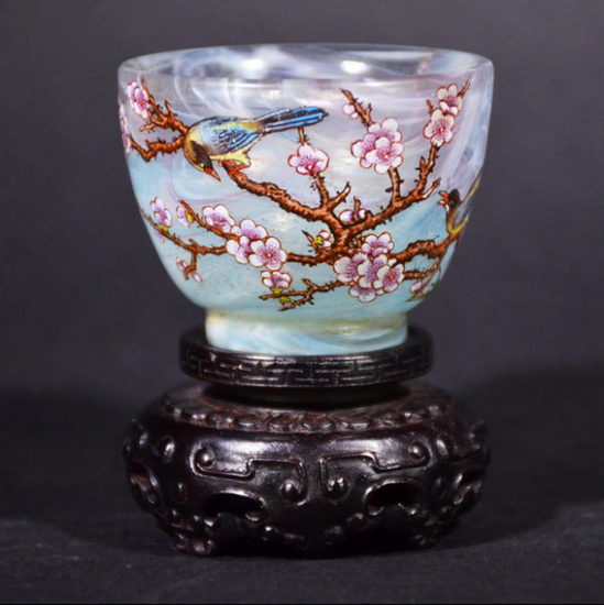 釉彩玻璃杯 3.7cm，拍品编号：184 落槌价格：1,200 美元 拍卖行：Baoyi US Auction Inc