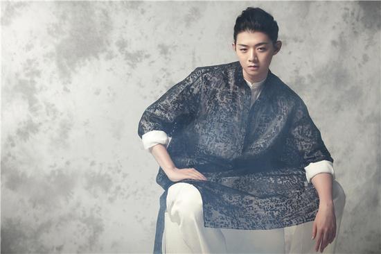 霍尊牵手杨钰莹!双十一晚会上演情歌秀