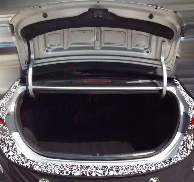 内饰首曝 北京现代将推全新雅绅特车型