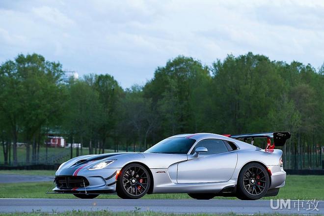 2016年最值得收入囊中的8台高性能车